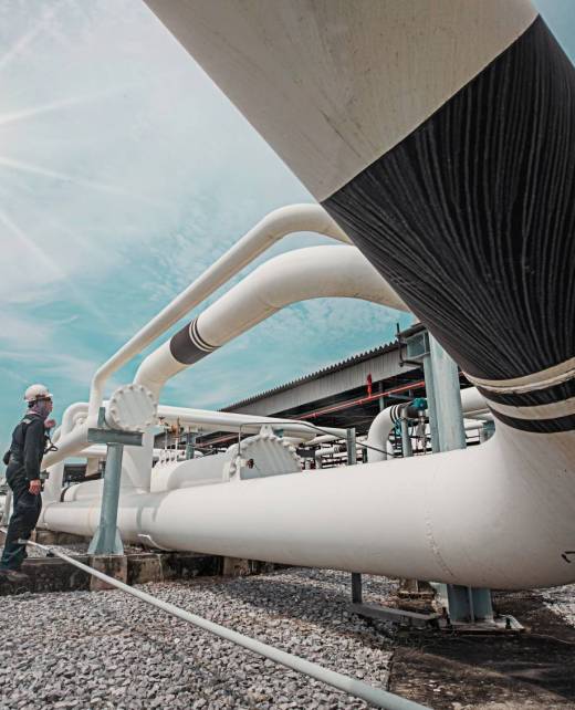 Male,Worker,Inspection,At,Steel,Long,Pipes,And,Pipe,Elbow